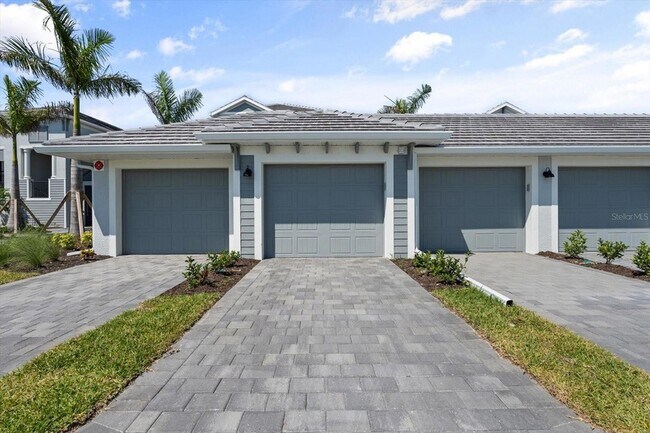 Building Photo - 12470 Wellen Golf St