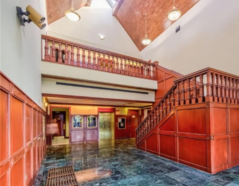 Building Photo - 2500 W Lake Mary Blvd