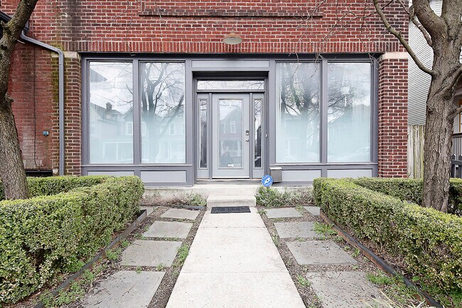 Building Photo - 1145 Summit St