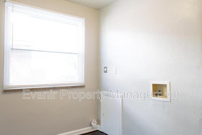Building Photo - 113 Niagara Ave