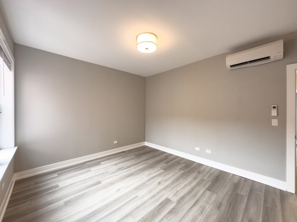 Building Photo - 3951 N Janssen Ave