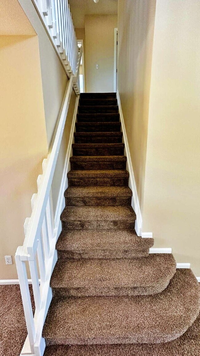 Building Photo - Welcome to The Mesa. 4 Bed. 3 Bath. Main Floor Bed. + Loft. 2 Car Attached Garage. Corner Lot. Ac...
