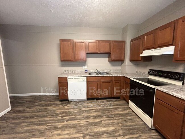 Building Photo - 67 S McGee St