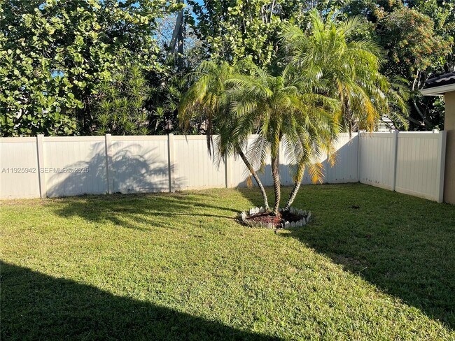 Building Photo - 10739 Oak Bend Way