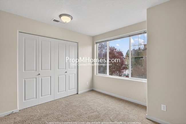 Building Photo - Cozy Two Bedroom Townhome in Amberglenn!