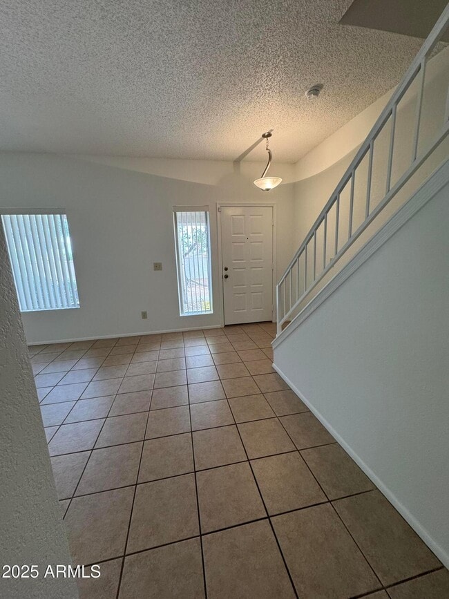 Building Photo - 4114 E Union Hills Dr