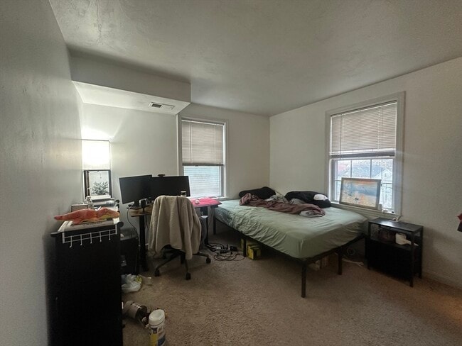 Building Photo - 174 Calumet St