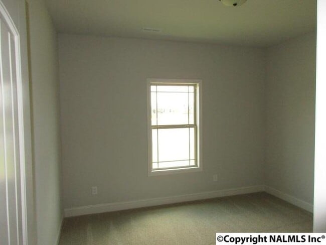 Building Photo - LIKE NEW!  FOUR BEDROOM BRICK HOME IN HAZE...