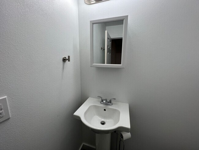 Building Photo - 691/A/583