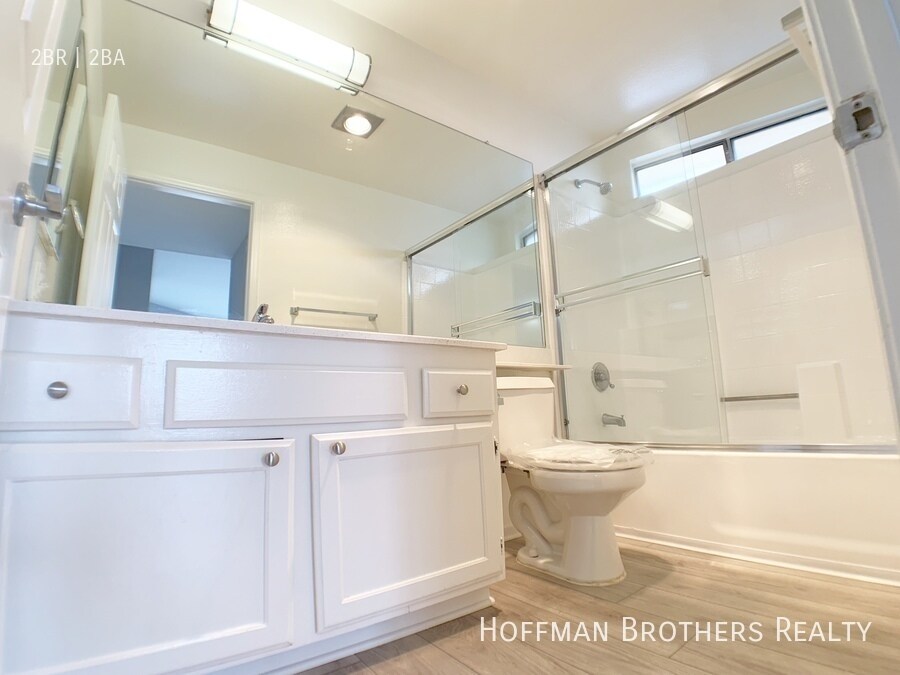 Building Photo - 4280 Lindblade Dr