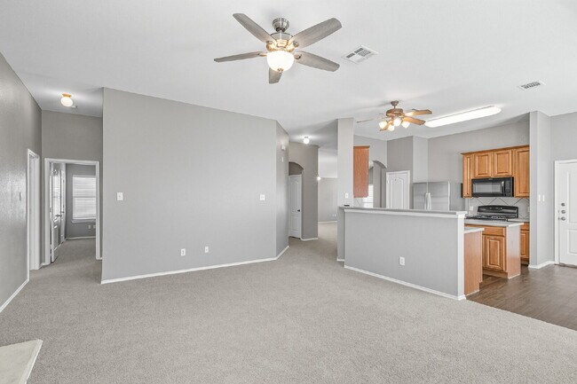 Building Photo - 3 Bedroom in Kyle with Fresh Paint Through...