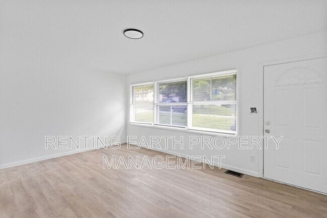 Building Photo - 9835 Winkler Dr