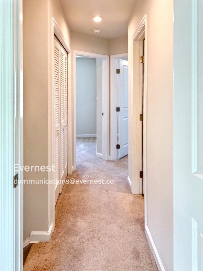 Building Photo - 8433 Devries Ln