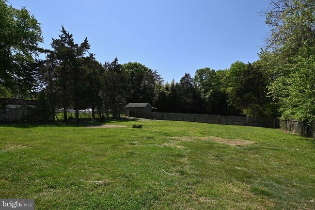 Building Photo - 8422 Radford Ave