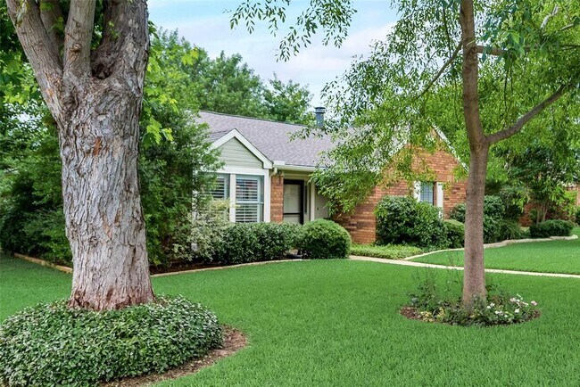 Building Photo - 900 Tupelo Dr