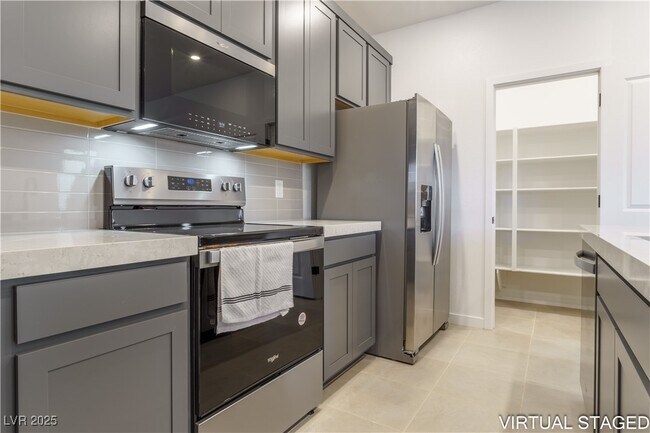 Building Photo - 188 Vanhoy Ave