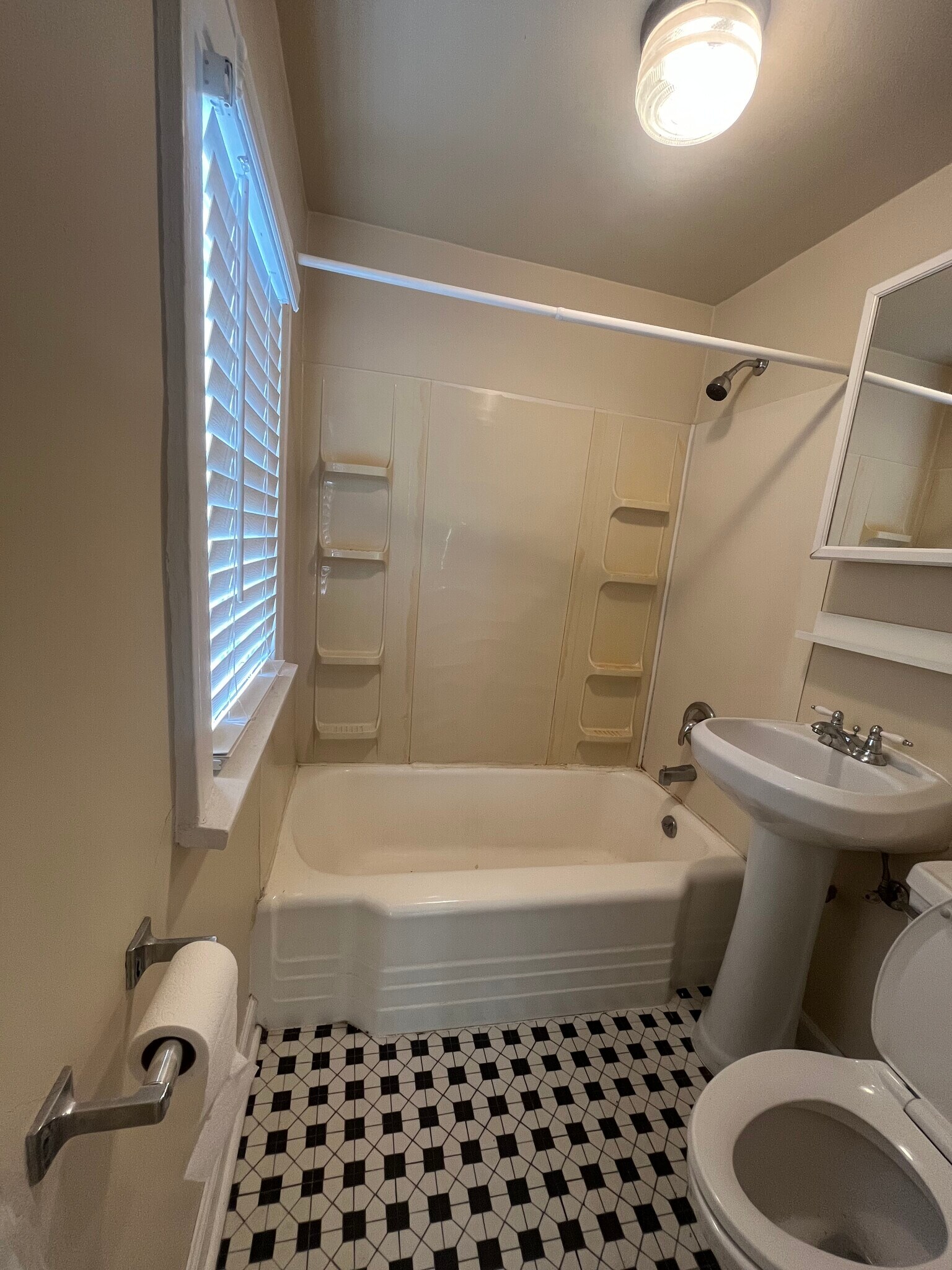 Building Photo - 237 142nd St