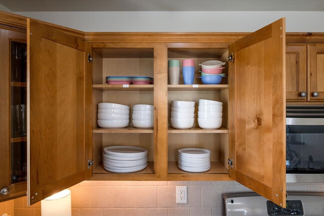 Building Photo - 344 Cajetan St