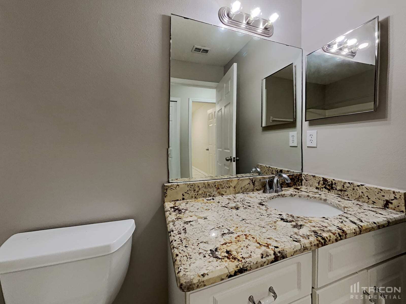 Building Photo - 607 Coral Way