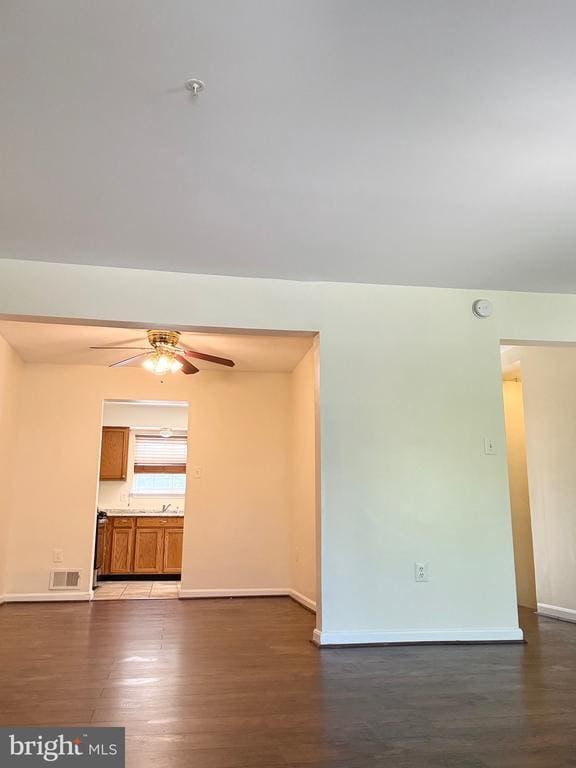 Building Photo - 8809 Francisco Ct