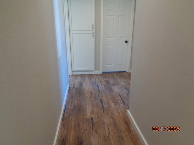 Building Photo - Immaculate Custom 1 Story on Shared 2.5 acres