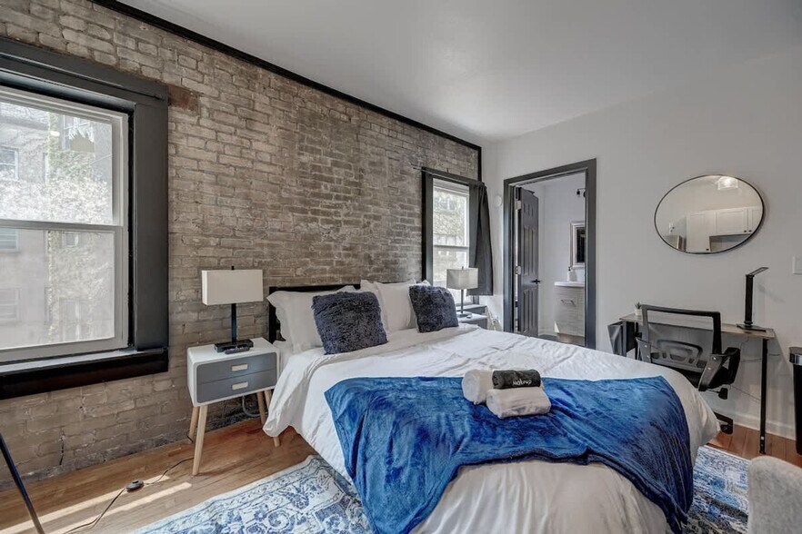 Building Photo - 1925 N Prospect Ave