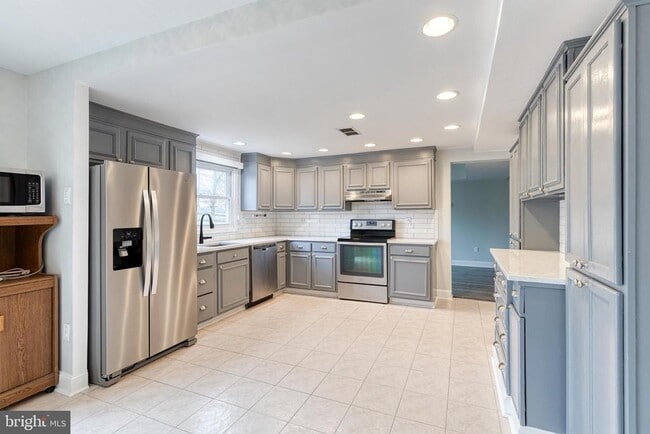 Building Photo - 2263 Mistwood Cir