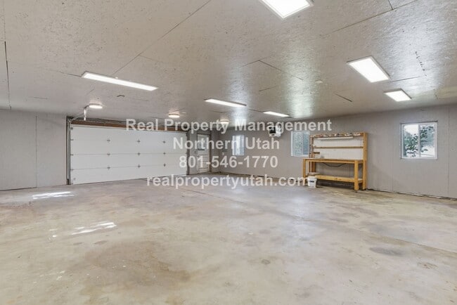 Building Photo - 662 4th St S