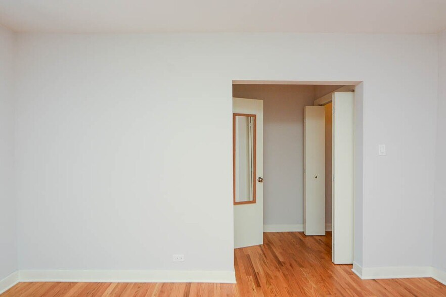 Building Photo - 2402 N Kedzie