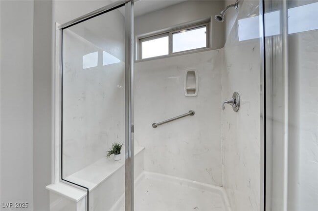 Building Photo - 589 Via Paladini