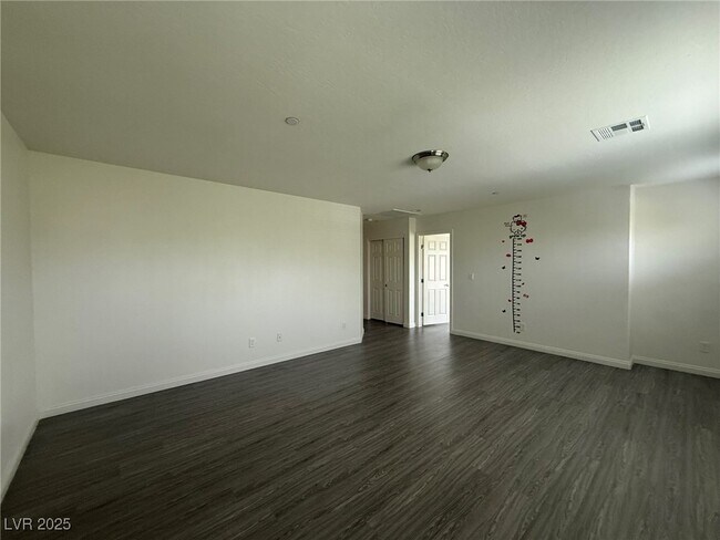 Building Photo - 2229 Mundare Dr