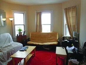Building Photo - 4.0 bedroom in Somerville Massachusetts 02143