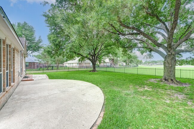 Building Photo - 10103 Cottonwood Canyon Dr