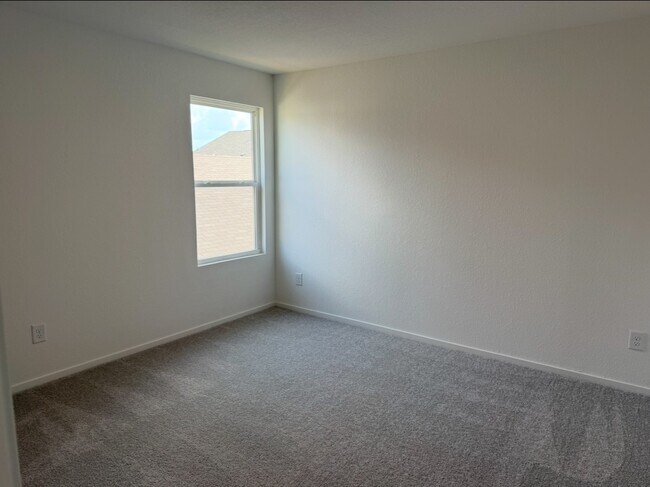 Building Photo - 12507 Mountain Daisy Rd