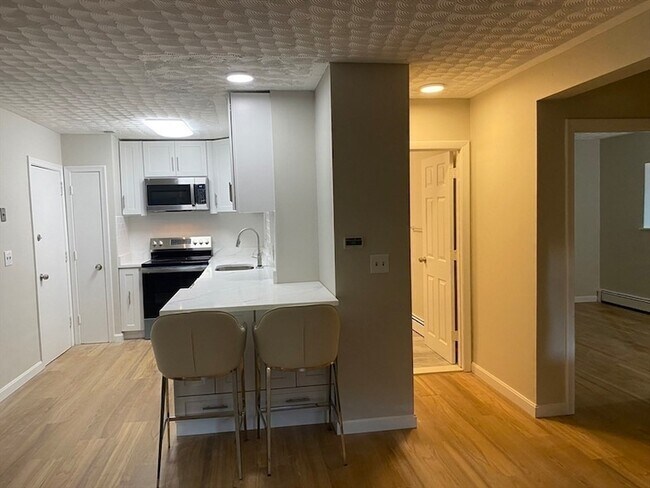 Building Photo - 1409 River St