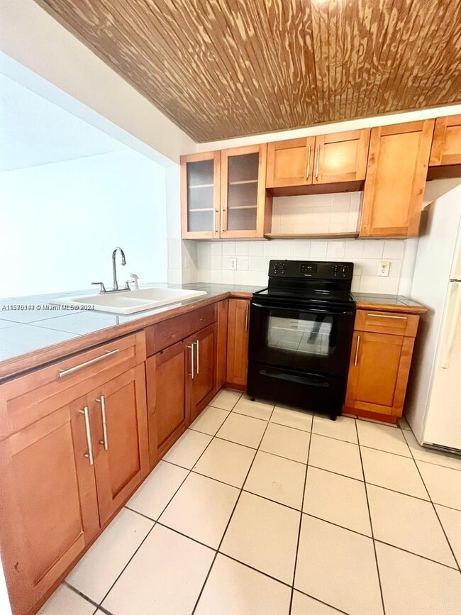 Building Photo - 20825 NE 8th Ct