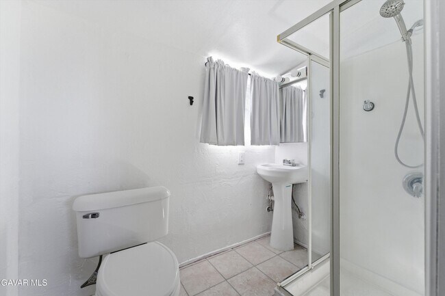 Building Photo - 13237 E Ave W 8