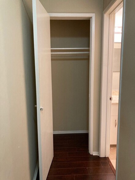 Building Photo - 10745 Hortense St