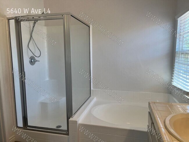 Building Photo - 5640 W Ave L4