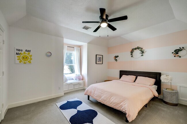 Building Photo - 18902 Mountain Spring Dr