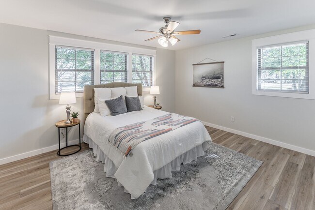 Building Photo - Gorgeous 3/2 Home in Athens!