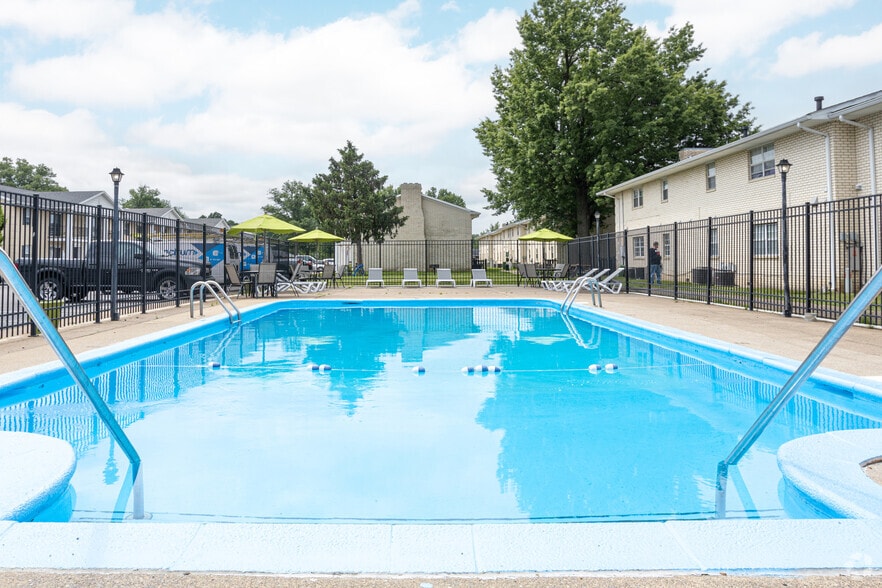 Pool - Addison Place