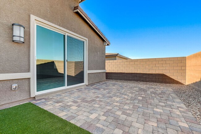 Building Photo - Single Story 3 Bedroom Home in Henderson!