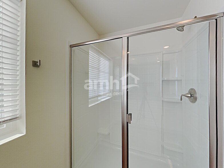 Building Photo - 12405 83rd Ave E