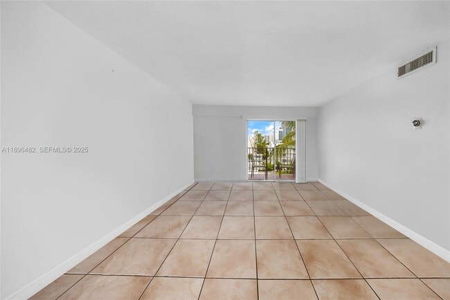 Building Photo - 6545 Indian Creek Dr