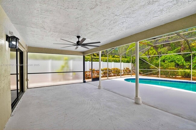 Building Photo - 9721 Majestic Way