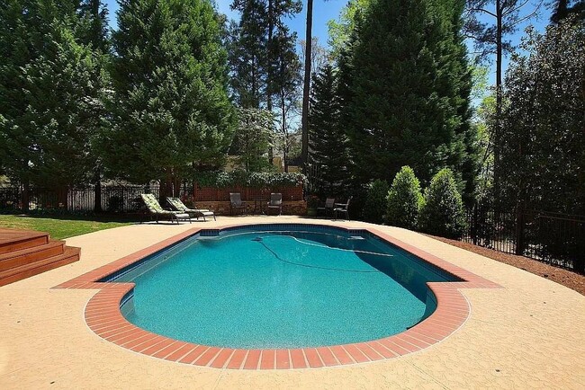 Building Photo - 200 Azalea Cove Ln