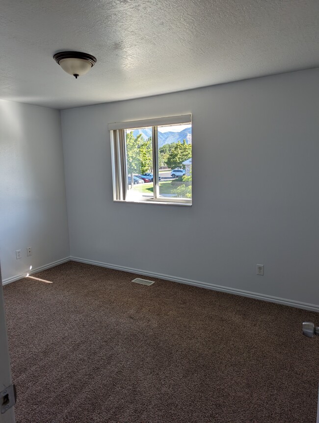 3rd bedroom - 752 E 500 N