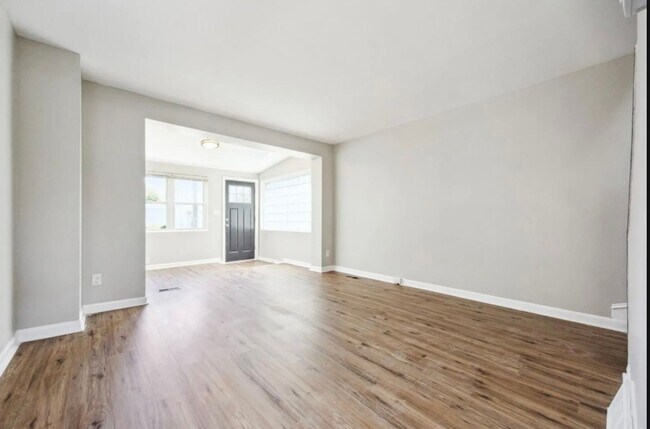 Building Photo - Fully Renovated Two-Bedroom Townhome In Du...