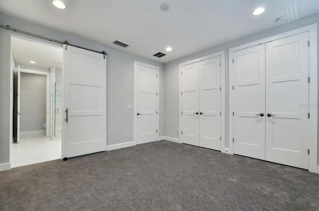 Building Photo - 401 N Oregon Ave